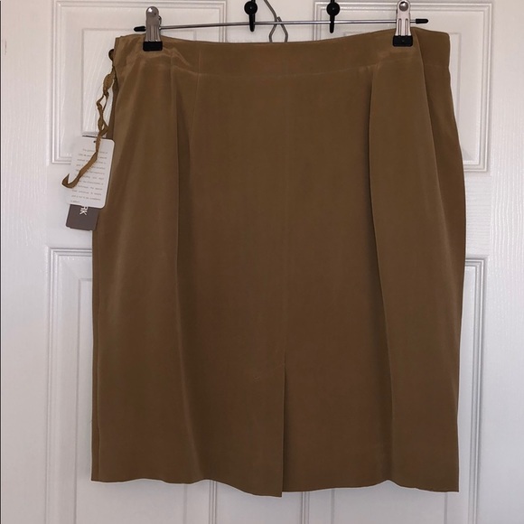 NWT Tan Blazer and Skirt Business Suit - Picture 6 of 8